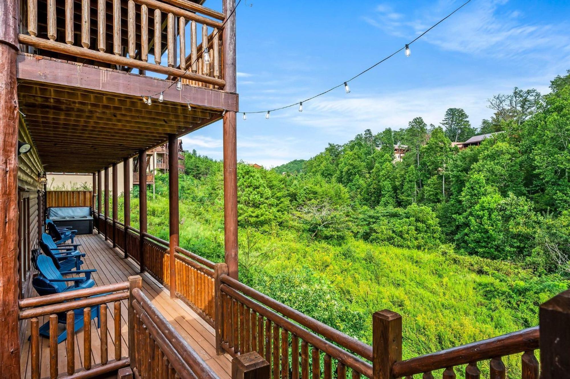 Smokey'S Paradise By Avantstay Sleeps 22 Pool 세비어빌 외부 사진
