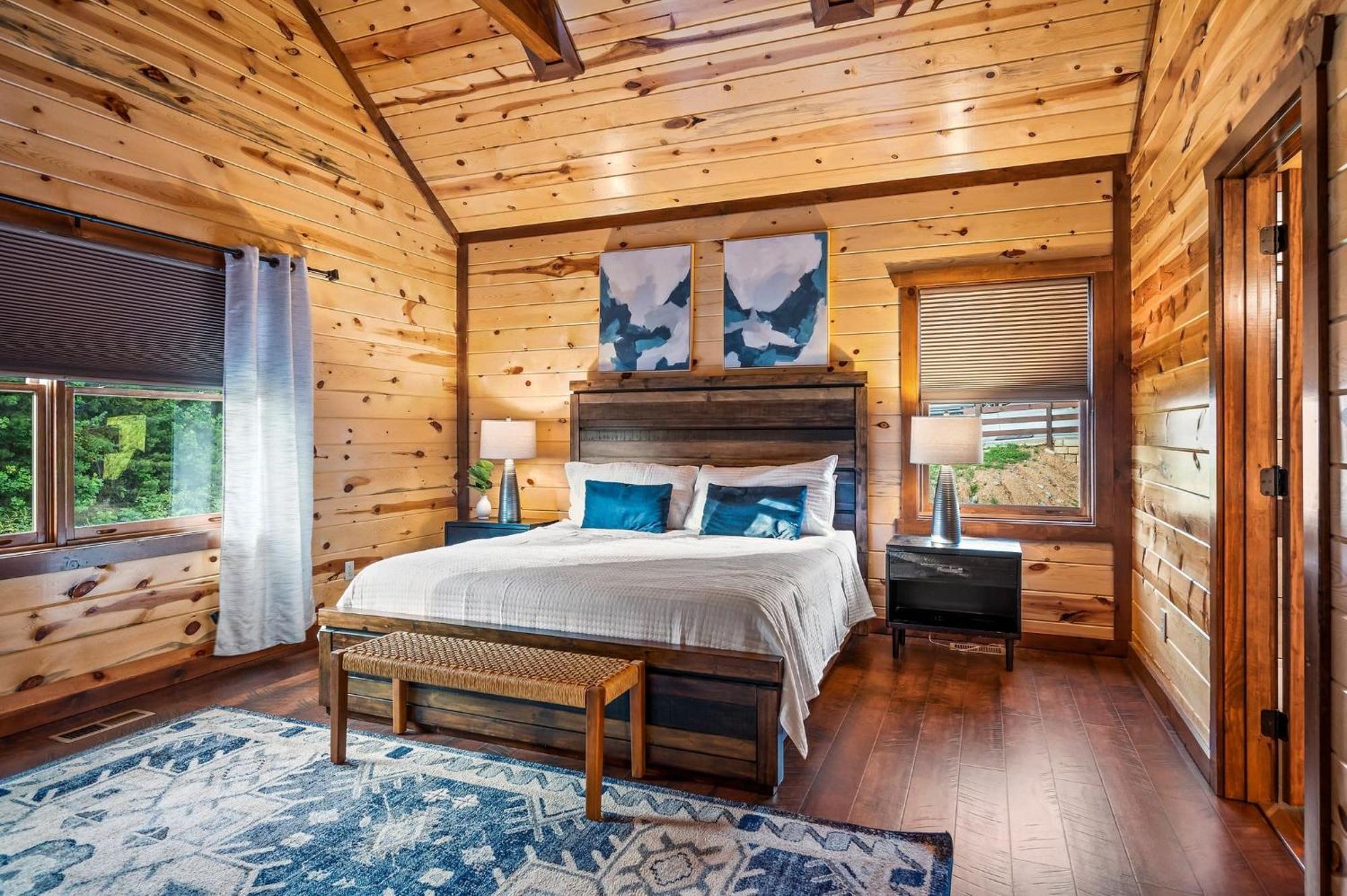 Smokey'S Paradise By Avantstay Sleeps 22 Pool 세비어빌 외부 사진