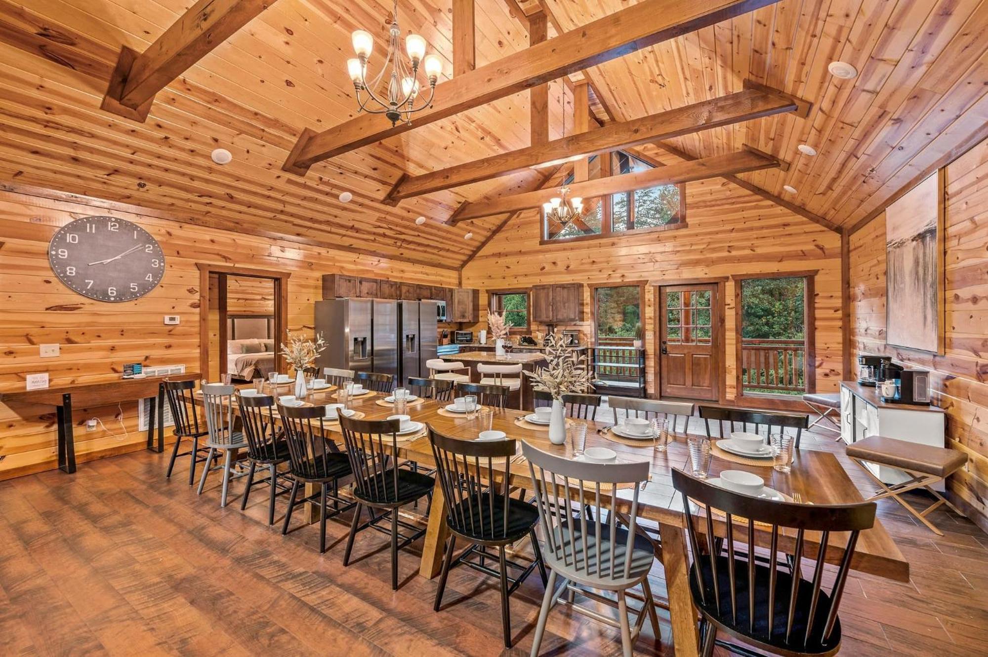 Smokey'S Paradise By Avantstay Sleeps 22 Pool 세비어빌 외부 사진