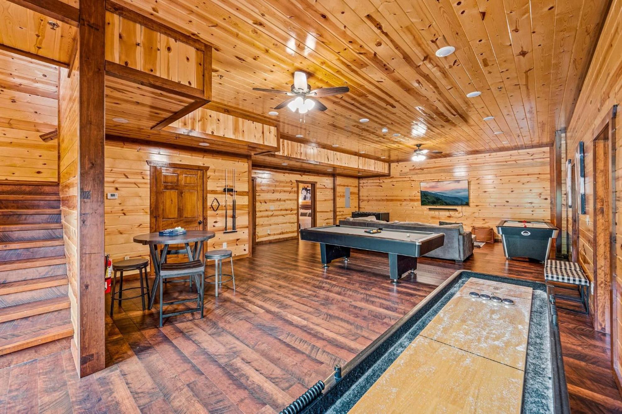 Smokey'S Paradise By Avantstay Sleeps 22 Pool 세비어빌 외부 사진